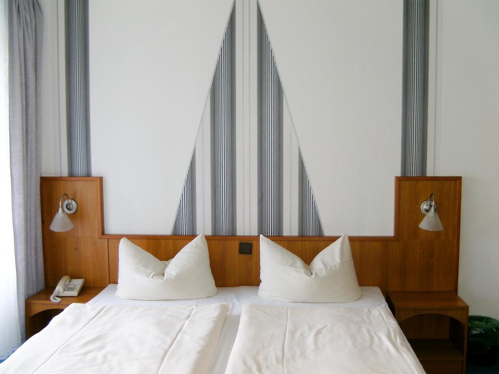 Mucha Ohg Hotel Sembziner Hof Klink Pokój zdjęcie