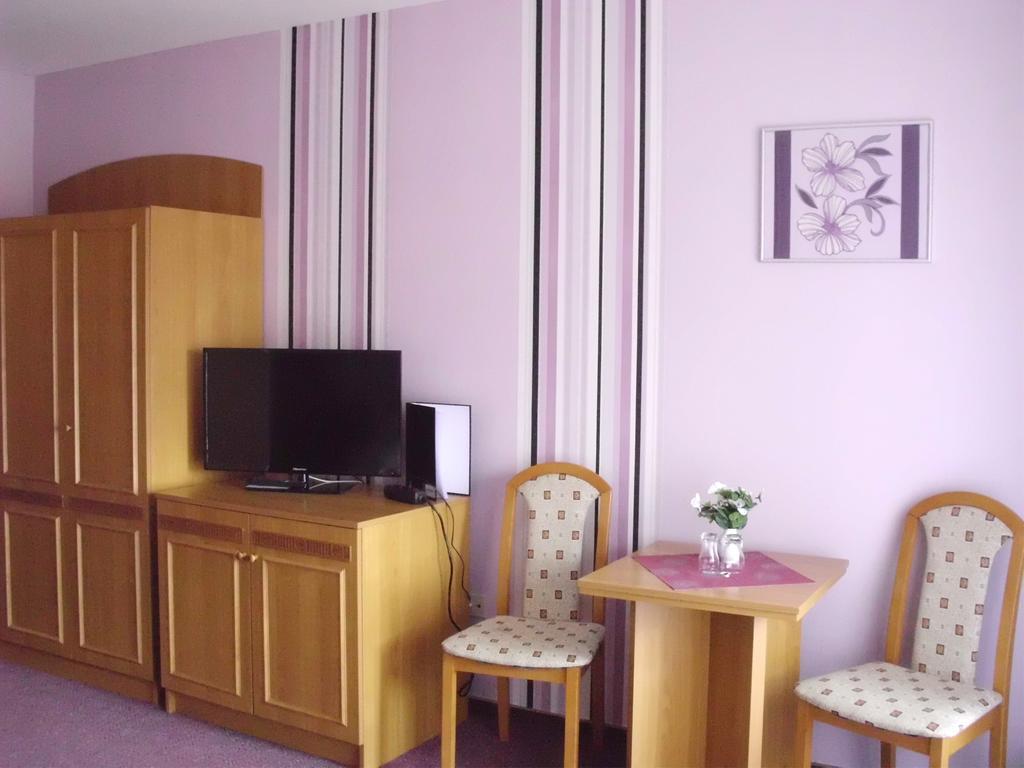Mucha Ohg Hotel Sembziner Hof Klink Pokój zdjęcie