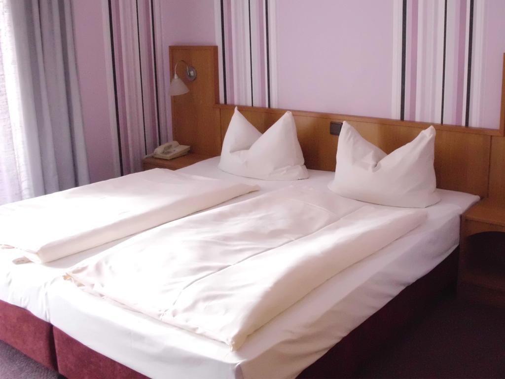 Mucha Ohg Hotel Sembziner Hof Klink Pokój zdjęcie