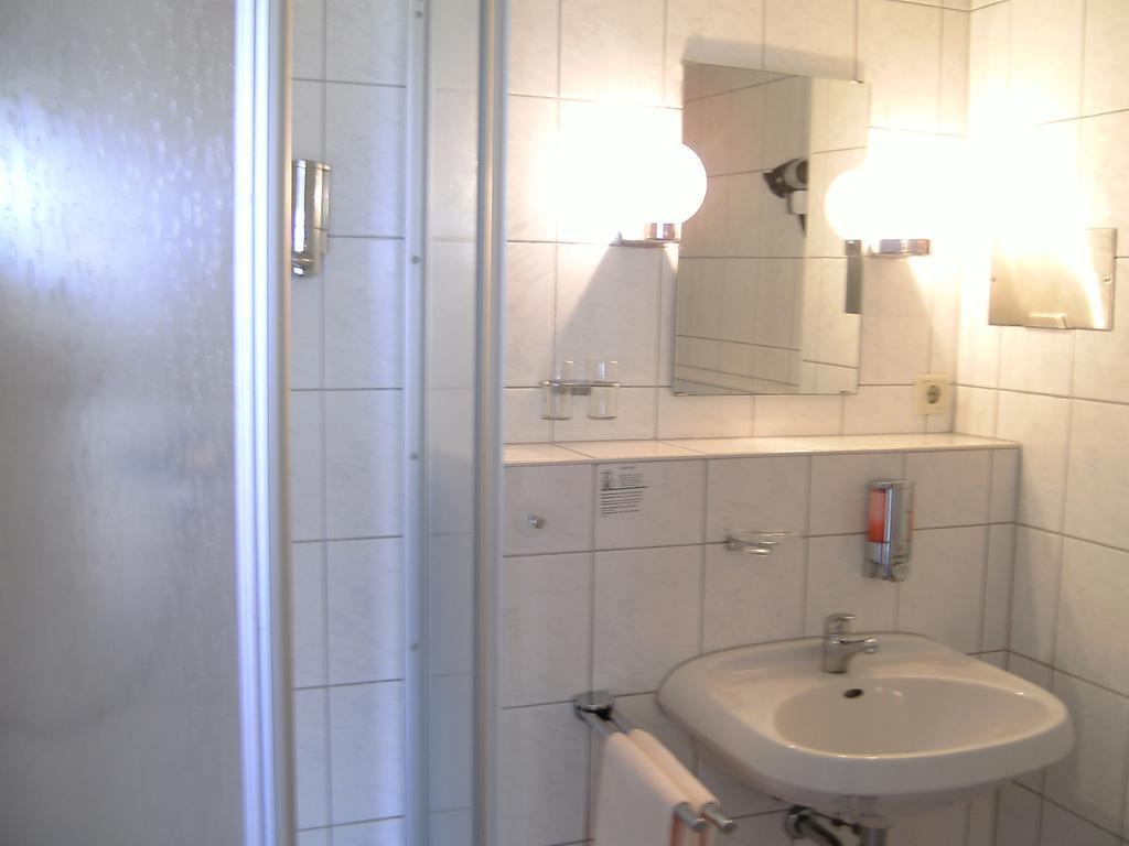 Mucha Ohg Hotel Sembziner Hof Klink Zewnętrze zdjęcie